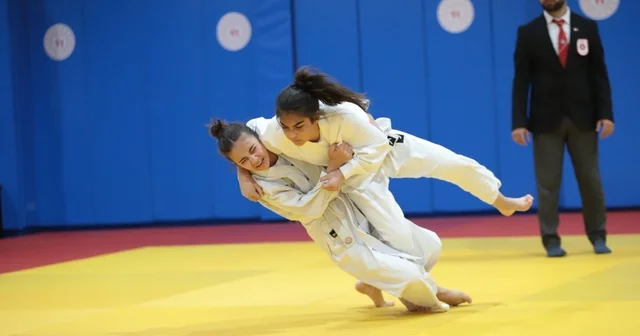 Muğla da Gençlik Yılı coşkusu mindere taşındı Küçükler Judo İl Birinciliği tamamlandı Muğla Haberleri