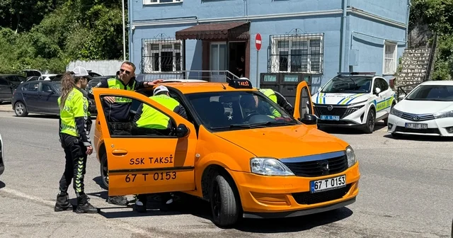 Hakkında yakalama kararı bulunan şahıs taksi kullanırken yakalandı Zonguldak Haberleri