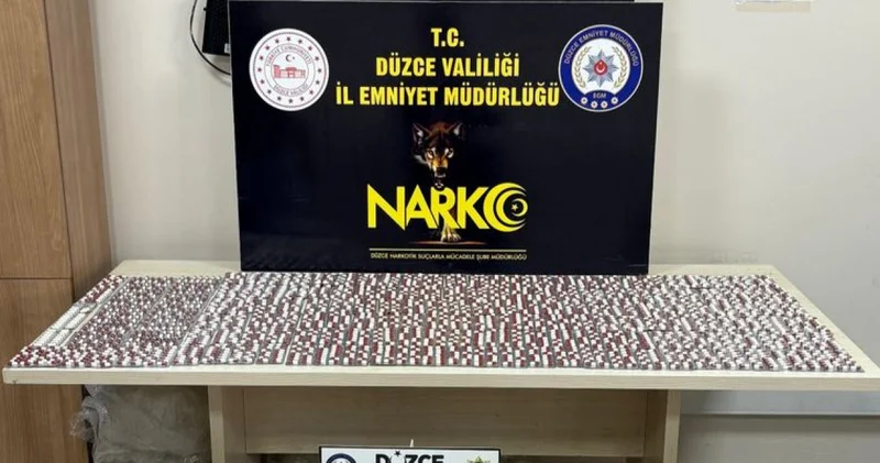 Düzce de araçta binlerce uyuşturucu hap ele geçirildi