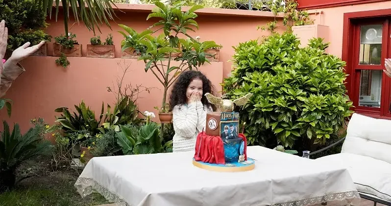 Güller ve Günahlar setinde sürpriz doğum günü kutlaması