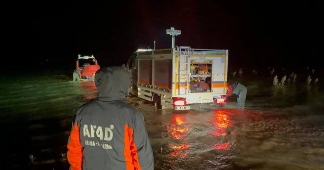 Kayseri deKİ Tekir Gölü nde mahsur kalan 3 kişi kurtarıldı Kayseri Haberleri