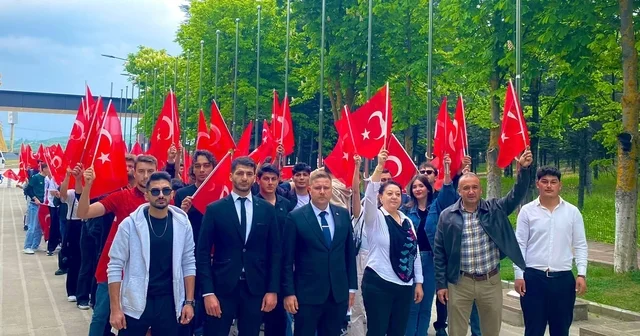 ODTÜ de bayrak saldırısına tepki: Bilecik te 350 kişilik yürüyüş Bilecik Haberleri