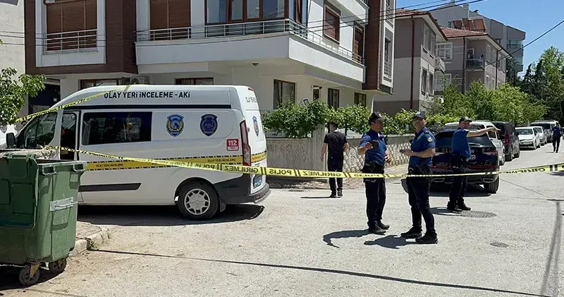 Polis, parkta elleri kanlı buldu; anne ve babasını öldürdüğü ortaya çıktı