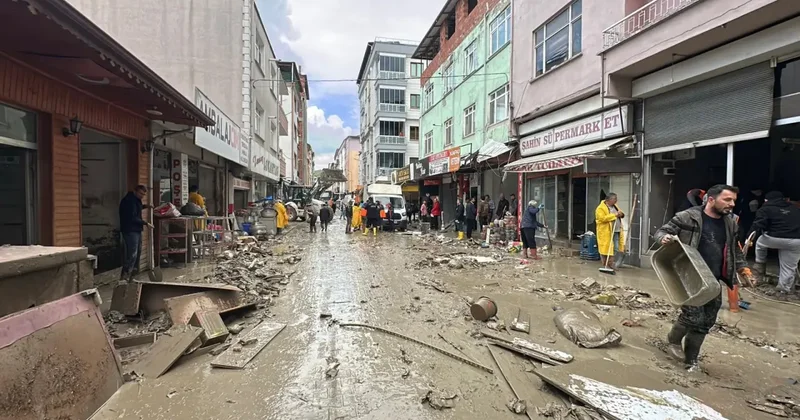 Havza daki selin yaraları sarılıyor: 2 bin 624 personel ve bin 200 gönüllü sahada