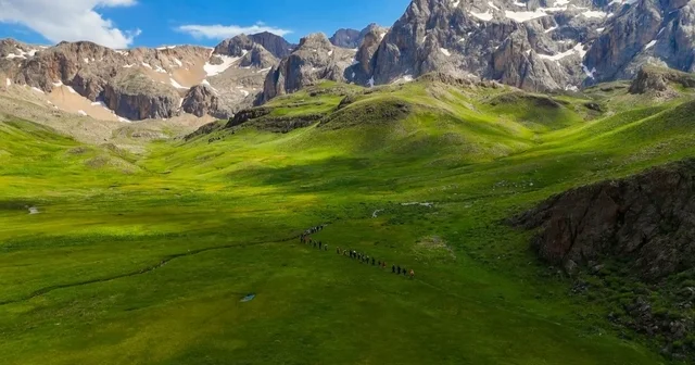 Erzincan da 2 bin 500 rakımdaki yayla hayran bırakıyor Saklı Cennet Sohmarik Yaylası doğaseverlerin yeni rotası oldu Erzincan Haberleri
