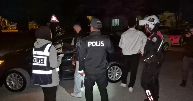 Eskişehir de asayiş uygulamasında 298 şahıs ve 114 araç sorgulandı Eskişehir Haberleri