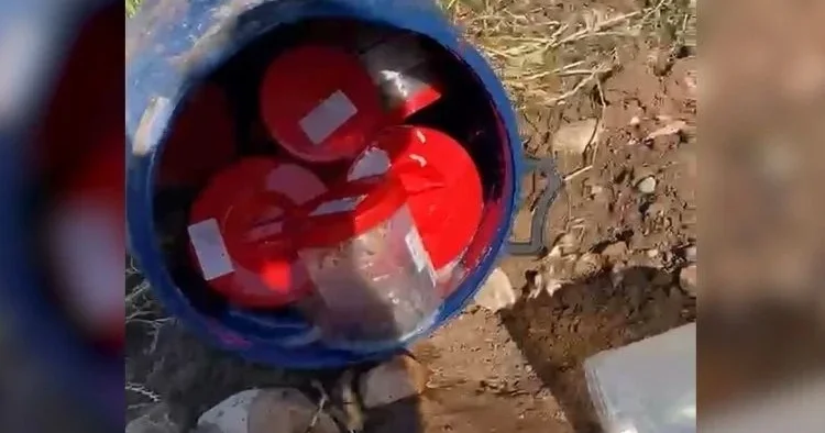 Mezarlıkta dehşete düşüren görüntü… Plastik varilde 21 insan cenini bulundu