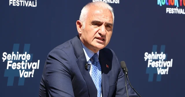 Kültür ve Turizm Bakanı Ersoy: Kültür Yolu Festivali, Eskişehir esnafına can suyu olacak Bakan Mehmet Nur, Ersoy, Eskişehir de Kültür Yolu Festivali nin açılışına katıldı Eskişehir Haberleri