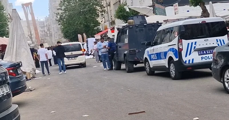 Diyarbakır’da sokak ortasında tekmeli yumruklu kavga: 3 yaralı Sözcü Gazetesi