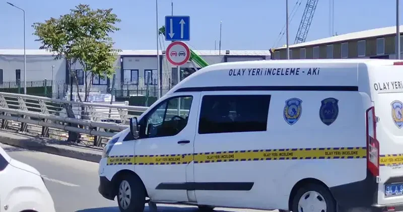 Ahırkapı da gemide ölü bulunan Rus mürettebatın cenazesi Adli Tıp Kurumu na kaldırıldı