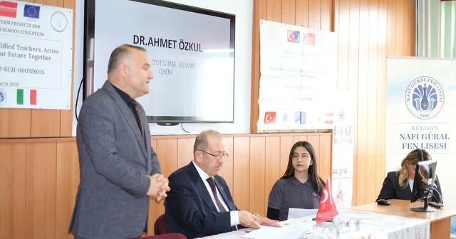 48 yıllık tecrübe Kütahya da gençlerle buluştu Hayat Sağlık Grubu Yönetiminden Kütahya Valisi Işın a ziyaret Bursa Haberleri