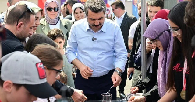Gençler bilim ve teknoloji festivalinde buluştu Yıldırım Belediye Başkanı Oktay Yılmaz: Bilimle, teknolojiyle, sanatla, sporla büyüyen bir yıldırım için çaba gösteriyoruz Bursa Haberleri