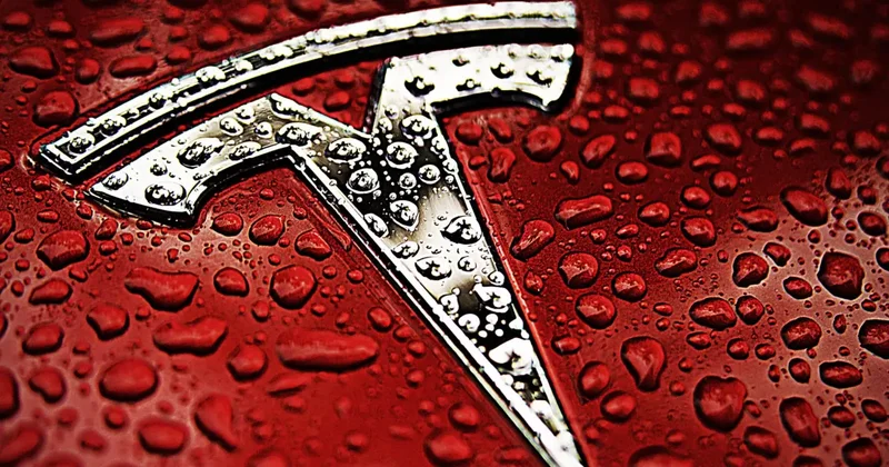 Tesla amblemi aslında neyi simgeliyor? Yıllardır sadece “T” harfi sanılıyordu
