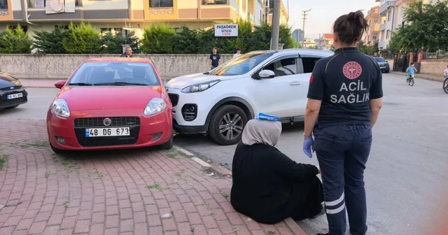 Cipin çarpıp, sürüklediği otomobil kaldırıma çıkarak durdu; 4 yaralı Bursa Haberleri Habertürk Yerel Haberler