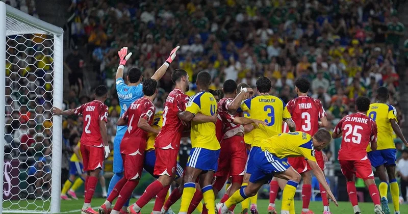 Dünya Kupası sürerken kovuldu! 5 gollük hezimet sonrası yeni hoca geldi