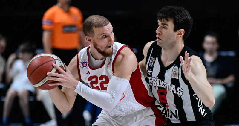 Bahçeşehir Koleji, oyun kurucu Malachi Flynn la uzattı