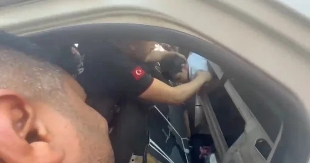 Otomobille sokak sokak aradıkları 5 yaşındaki çocukları, aracın bagajında kilitli kalmış Şanlıurfa Haberleri Habertürk Yerel Haberler