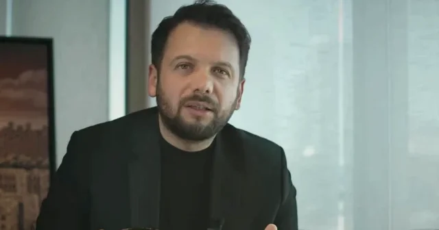Taha Hüseyin Karagöz oğlu British Schools’tan mezun olan Cem Yılmaz ı eleştirdi: Nerede Atatürk, milli marş? VİDEO İZLE