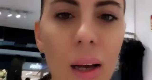 14 yaşındaki kızına yaşına göre elbise bulmayan anne isyan etti: Gecelik bunlar ya VİDEO İZLE