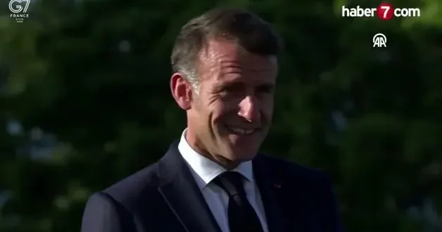 G7 Zirvesi nde tokalaşma krizi: Trump Brigitte Macron un elini bırakmadı