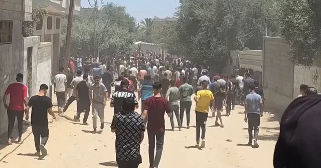 İsrail İHA ları Gazze de sohbet eden sivilleri hedef aldı VİDEO İZLE