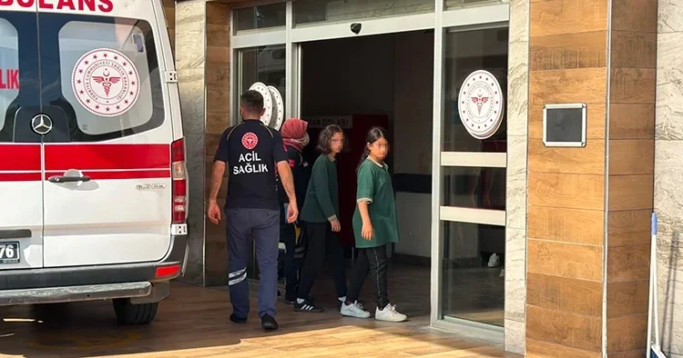 Trabzon’da yürekleri ağza getiren olay! 12 öğrenci zehirlenme şüphesiyle hastaneye kaldırıldı