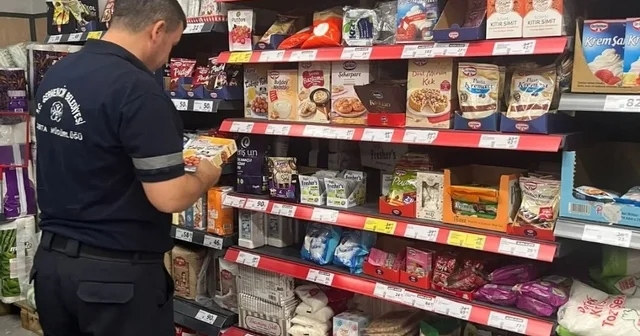 Germencik te zabıta ekipleri marketlerde etiket ve son kullanma tarihi kontrolü yaptı Aydın Haberleri