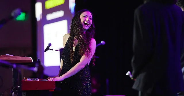 Türk müzisyen Su Yavuz a Berklee den ödül Antalya Haberleri