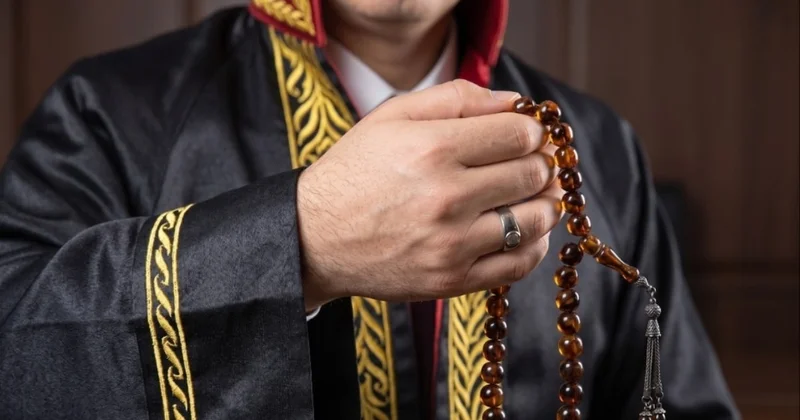 40 yaşındaki tesbihli savcı: Ekrem in zaten diploması yok Sözcü Gazetesi