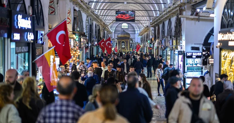 Kapalıçarşı her gün yüz binlerce misafiri ağırlıyor