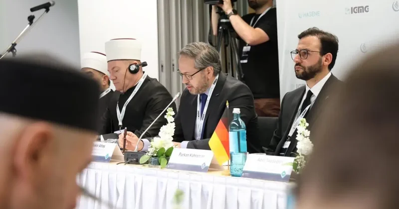Köln deki uluslararası konferans, 17 ülkenin Müslüman temsilcilerini bir araya getirdi