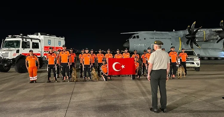 Hiç yorumlayan Türkler Venezuela daki arama kurtarma ekipleri yurda döndü