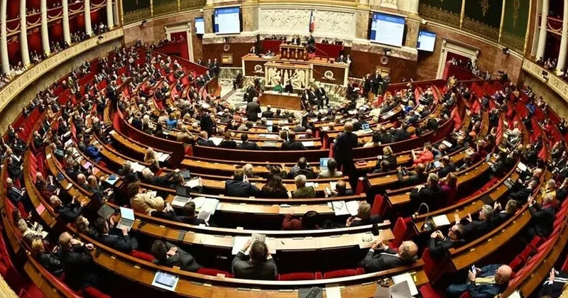 Fransa’da tartışmalı yasa kabul edildi: Ağır hastaları kapsıyor Sözcü Gazetesi