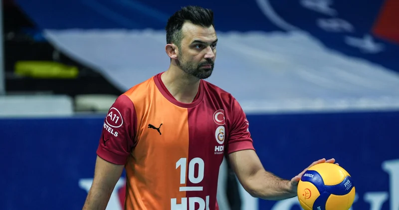 Arslan Ekşi 1 yıl daha Galatasaray da!