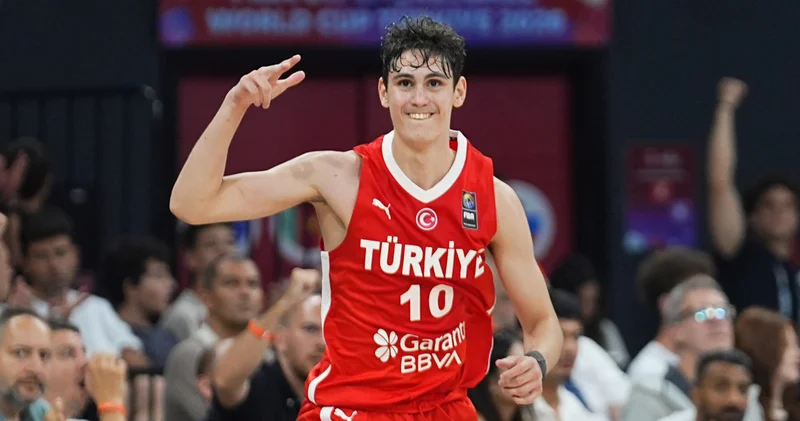 Ömer Kutluay, aynı yaz iki turnuvada forma giyerek tarihe geçti!