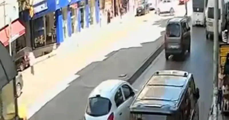 Gaziosmanpaşa da cip iş yerine daldı; kaza kamerada