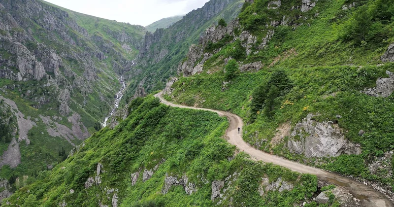 Dünyanın en tehlikeli yolu Türkiye deymiş: Turistler akın akın görmeye geliyor Sözcü Gazetesi