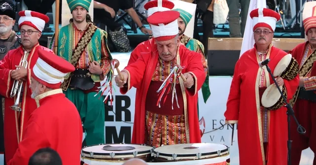 Eskişehirliler 15 Temmuz için tek yürek oldu, meydanda adım atacak yer kalmadı Eskişehir Haberleri Habertürk Yerel Haberler