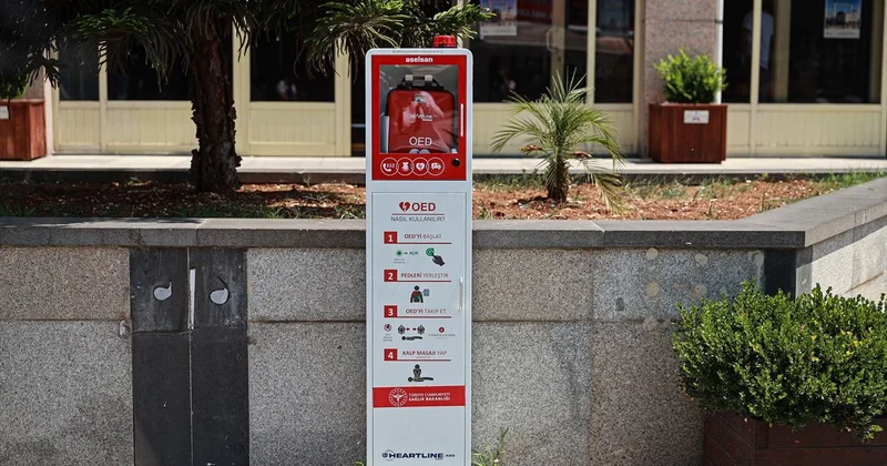 Ani kalp durmalarına karşı üretilen cihaz Mersin de meydanlara yerleştirildi