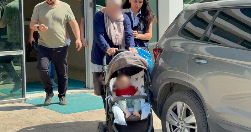 Bebek arabasında 1 kilo metamfetaminle yakalanan karı koca tutuklandı