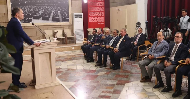 Erbakan, Hamaney in cenaze töreninde neden ağladığını açıkladı