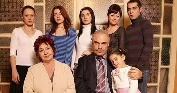 Yaprak Dökümü nün Şevket i bambaşka biri oldu: Paylaşılan fotoğrafı sosyal medyada viral oldu!