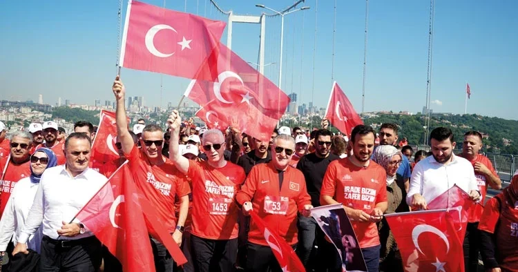 Köprü’de zafer yürüyüşü
