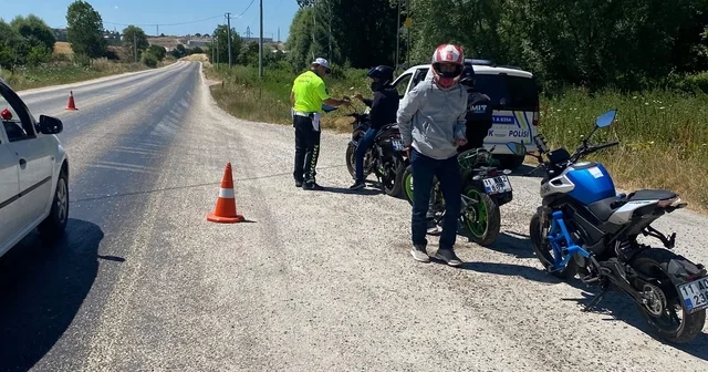 Motosiklet ve elektrikli bisikletlere sıkı denetim Bilecik Haberleri Habertürk Yerel Haberler