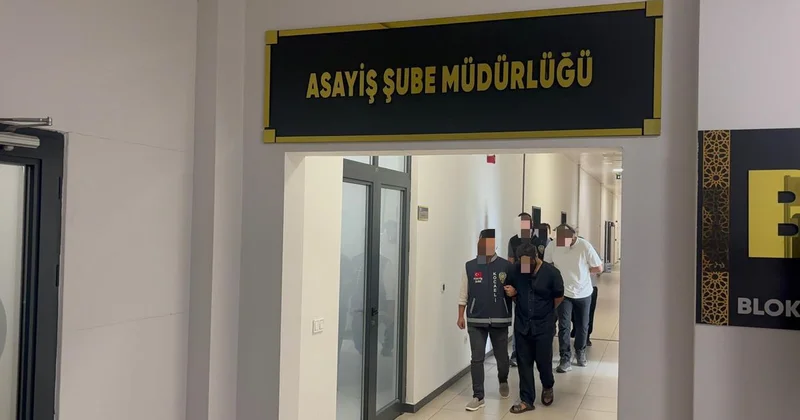 Dilovası nda Bıçaklı Kavga: Bir Kişi Öldürüldü
