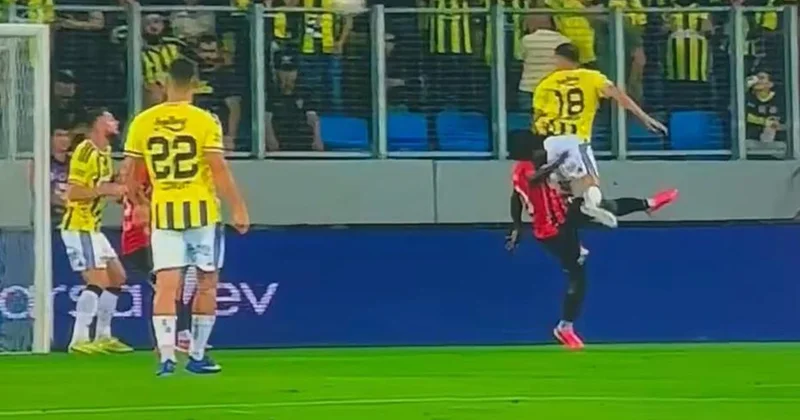 Trio dan Fenerbahçe nin penaltı beklediği pozisyonlar için olay yorum