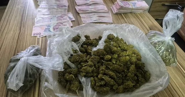 Polisin Dur ihtarından kaçan sürücünün aracından uyuşturucu çıktı Bursa Haberleri Habertürk Yerel Haberler