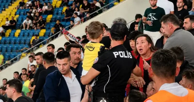 Ankara da utanç gecesi! Fenerbahçe formalı minik taraftara çirkin saldırı