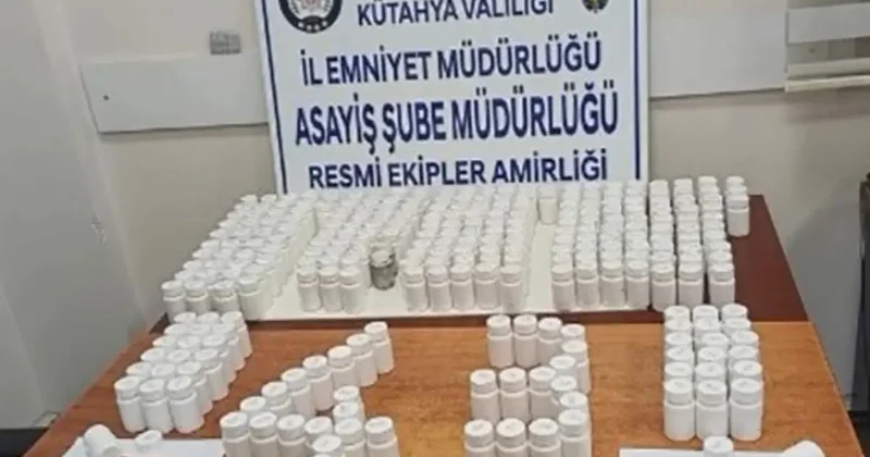 Kütahya’da araçtan 14 bin 622 uyuşturucu hap çıktı: 4 tutuklama