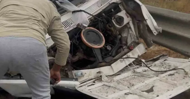 Yağış sebebiyle kontrolden çıkan otomobil refüje çarptı: 1 yaralı